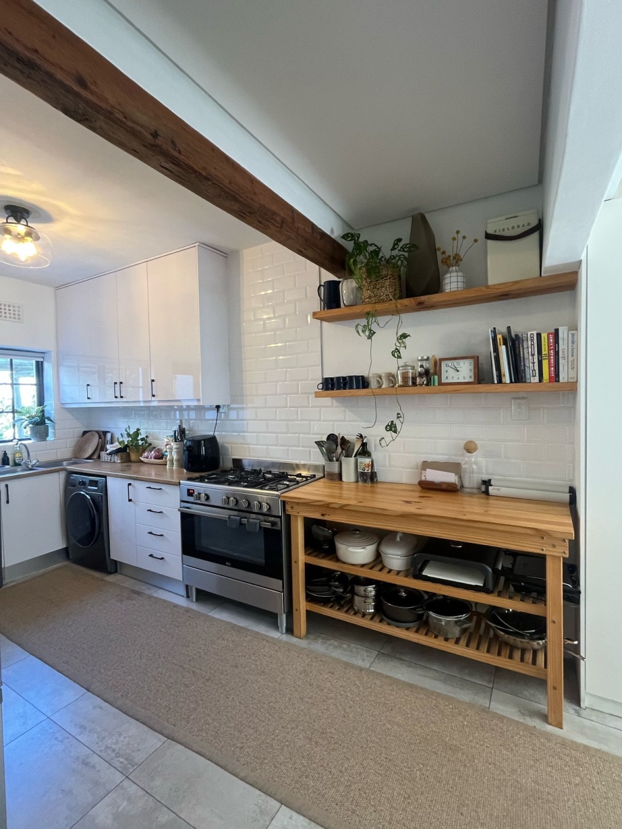 To Let 3 Bedroom Property for Rent in Vredehoek Western Cape